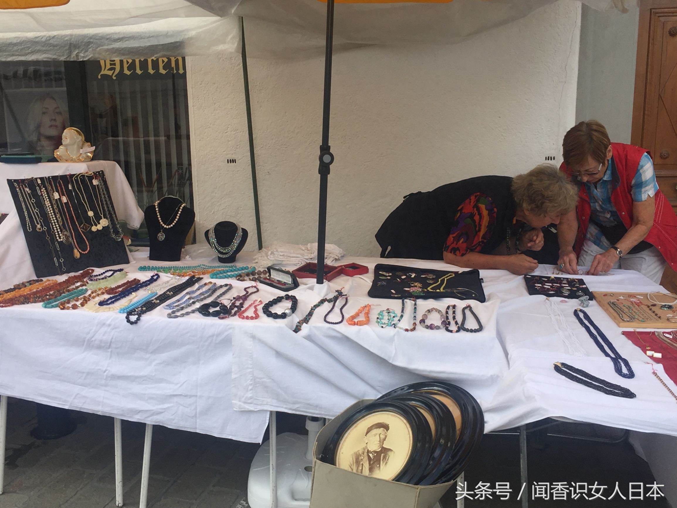 看看瑞士古城圣加仑市的跳骚市场，在文化的熏陶下也文化起来
