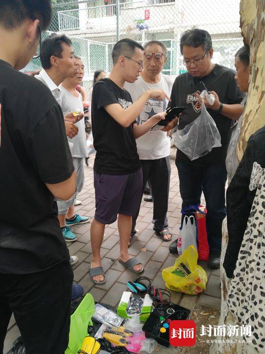 跳骚市场_跳骚市场创意海报_跳骚市场交易规则